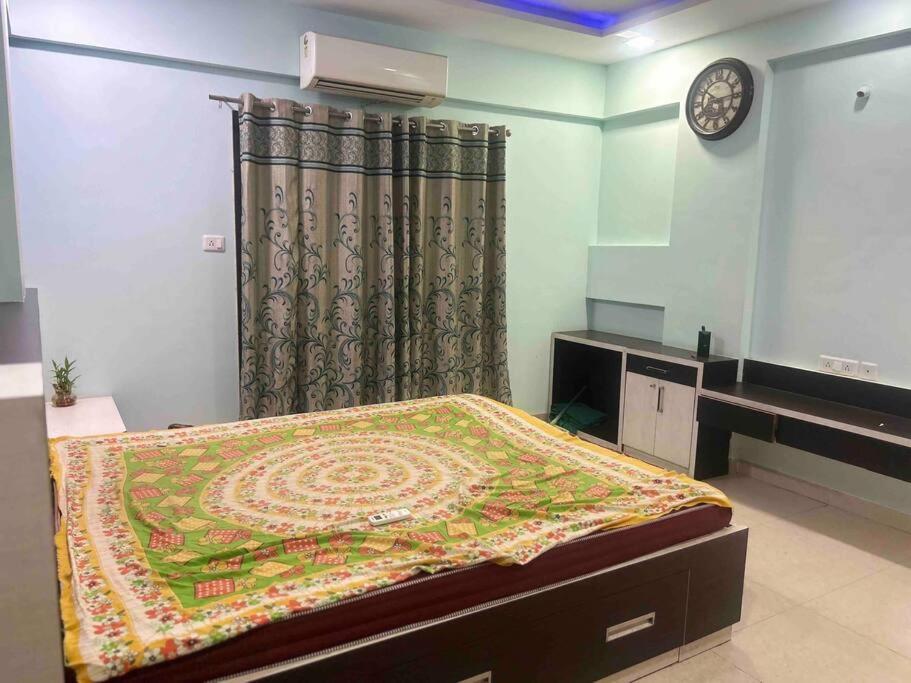 Self Check In 3bhk Flat Airport Apartment *