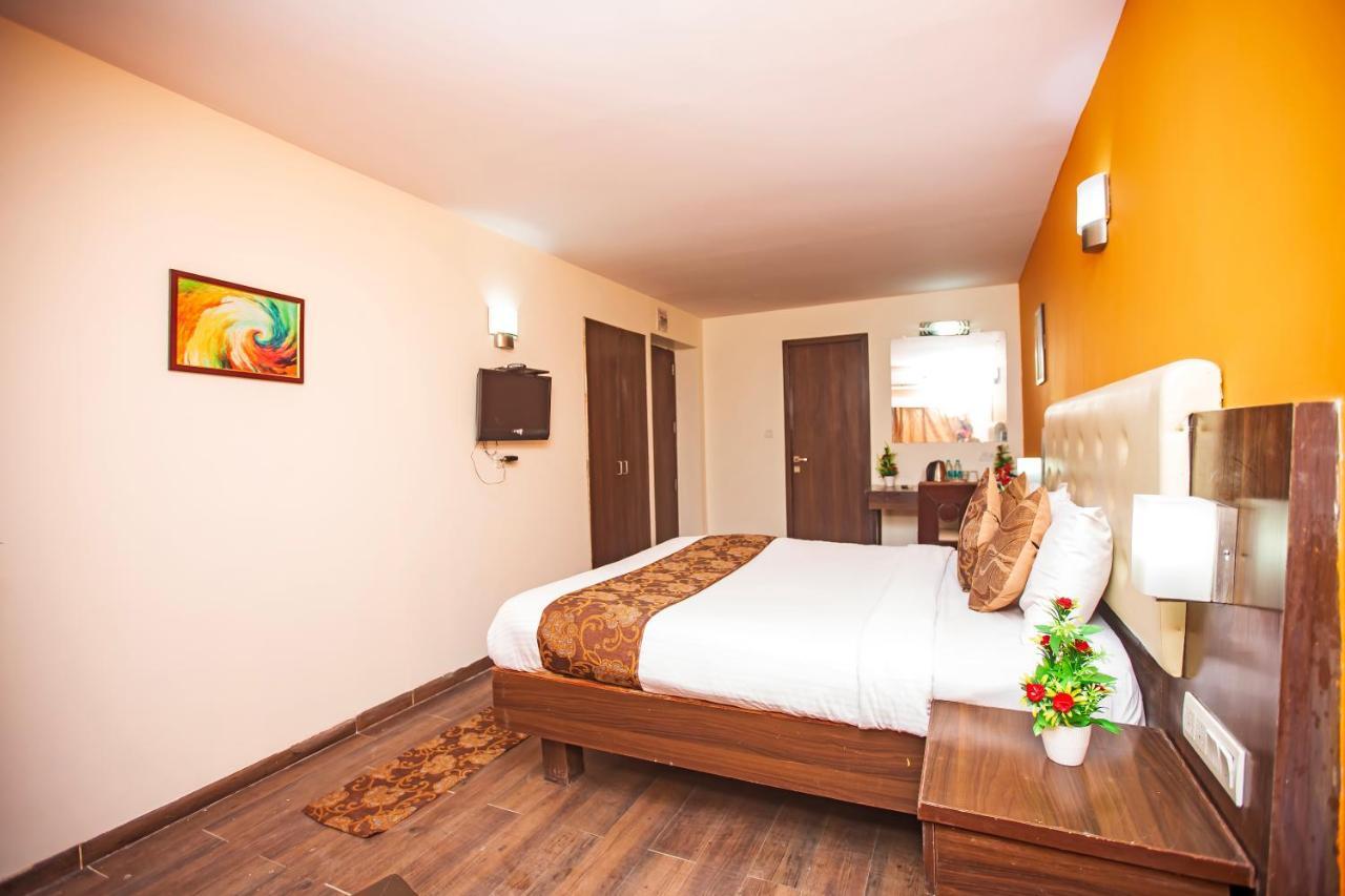 Octave Avenue Palace Hotel