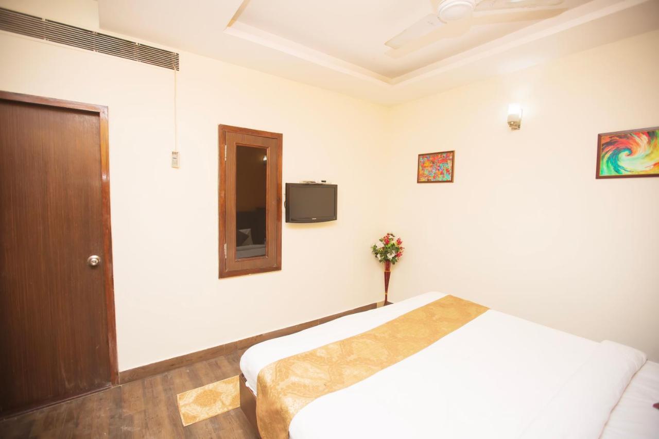 Octave Avenue Palace Hotel 3*