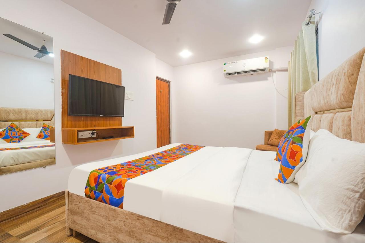 Fabhotel Midnight