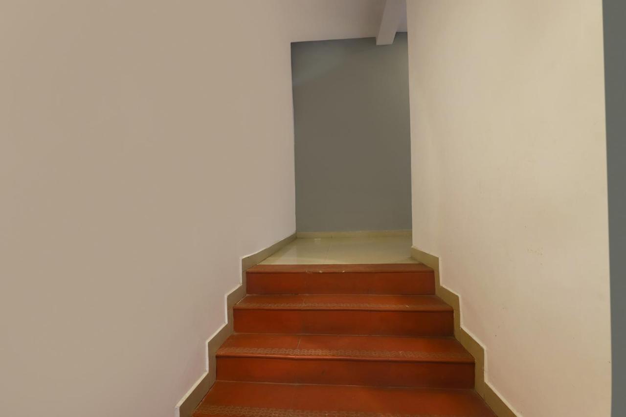 Fabhotel Golden Mist 3*