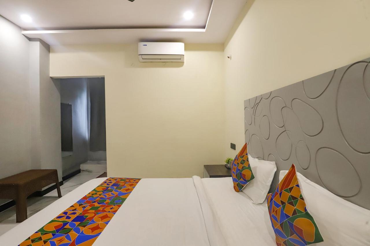 Hotel Fabhotel Golden Mist 3*