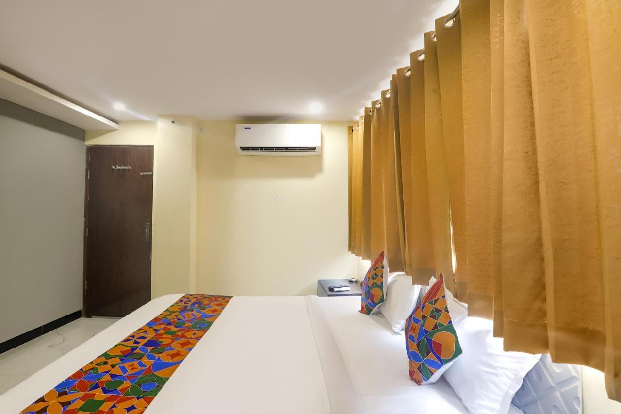 Hotel Fabhotel Golden Mist 3*