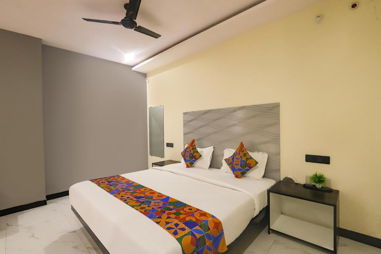 Hotel Fabhotel Golden Mist
