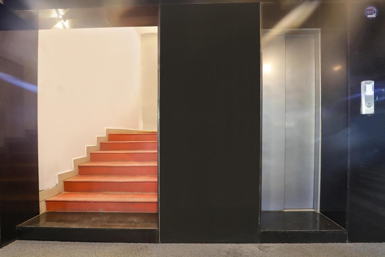 Hotel Fabhotel Golden Mist 3*