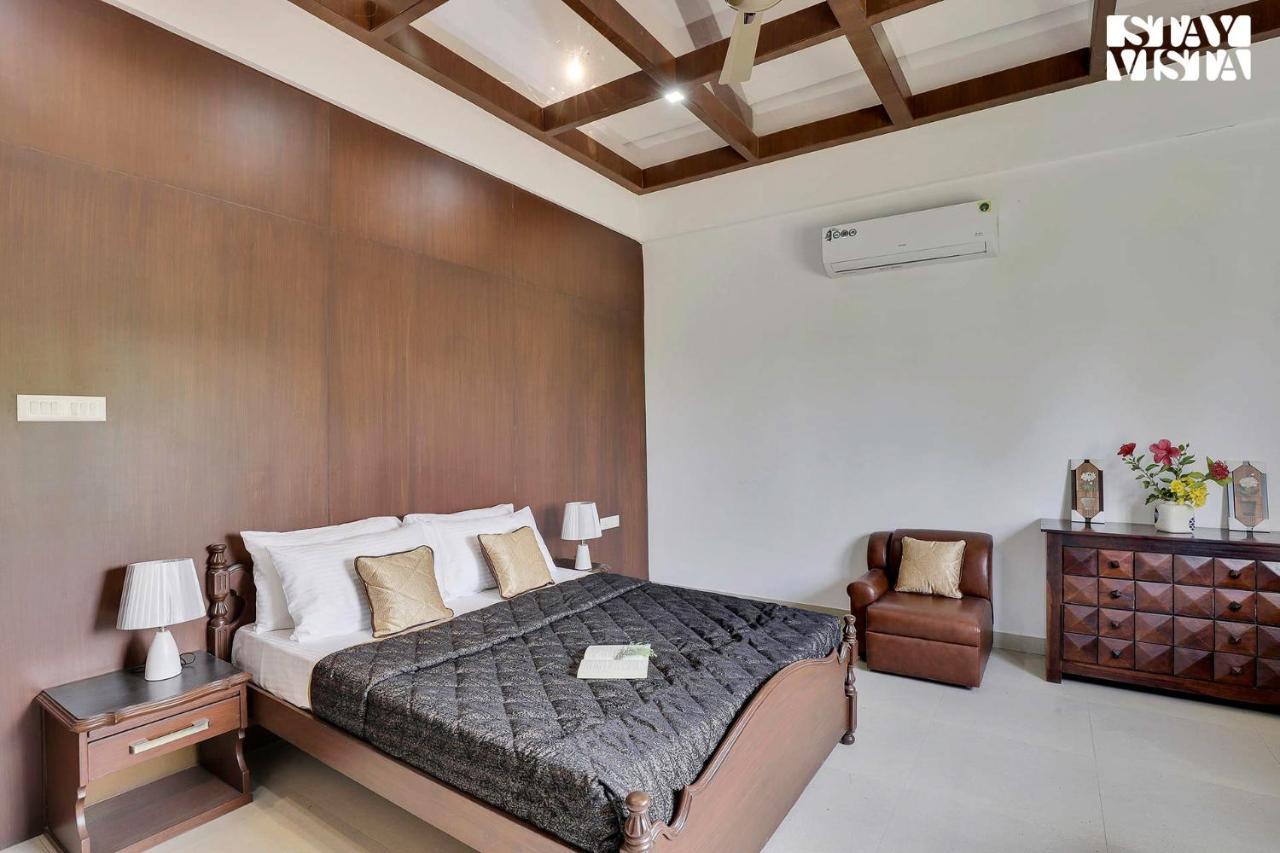 Stayvista's Lakeside Whispers - Lake & Mountain-view With Lawn & Indoor-outdoor Games *