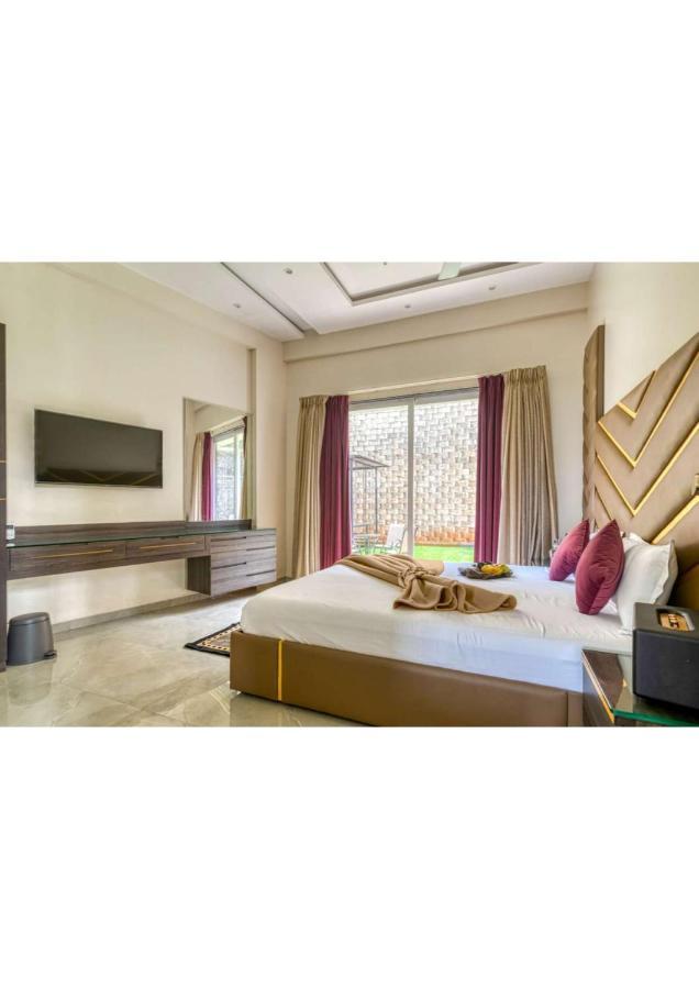 Nemaan Villa *