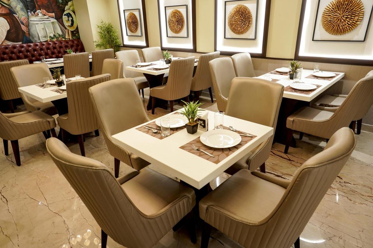 Hotel M2 Square By Monday Premium