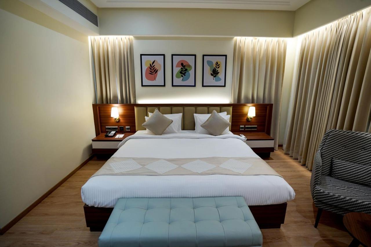 M2 Square By Monday Premium Hotel Nagpur