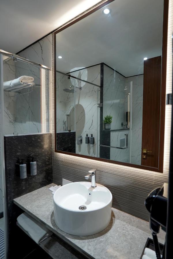 M2 Square By Monday Premium Hotel