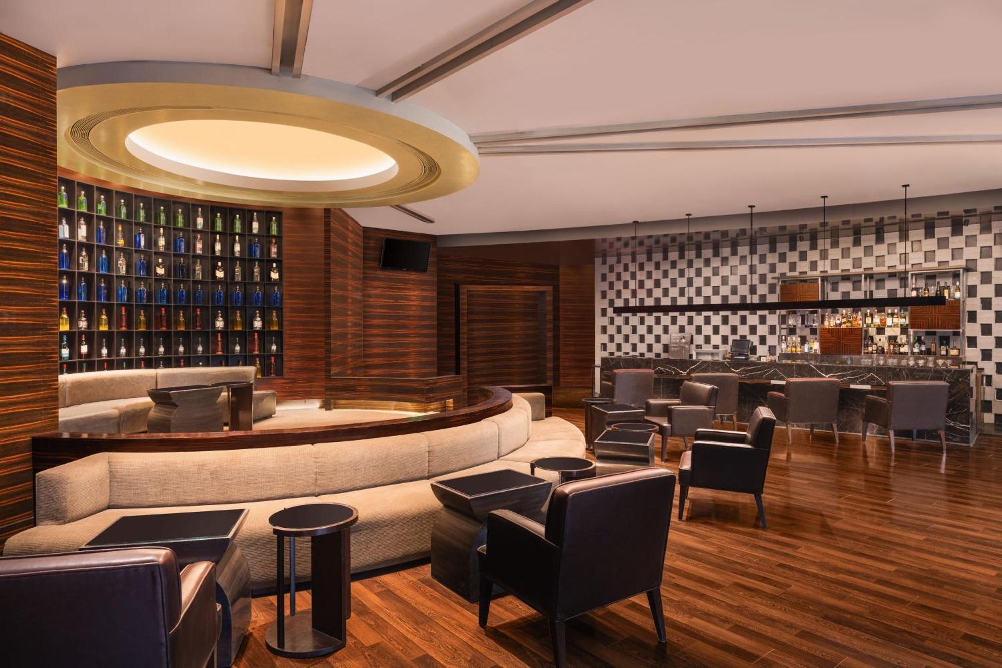 Le Meridien Hotel 5*
