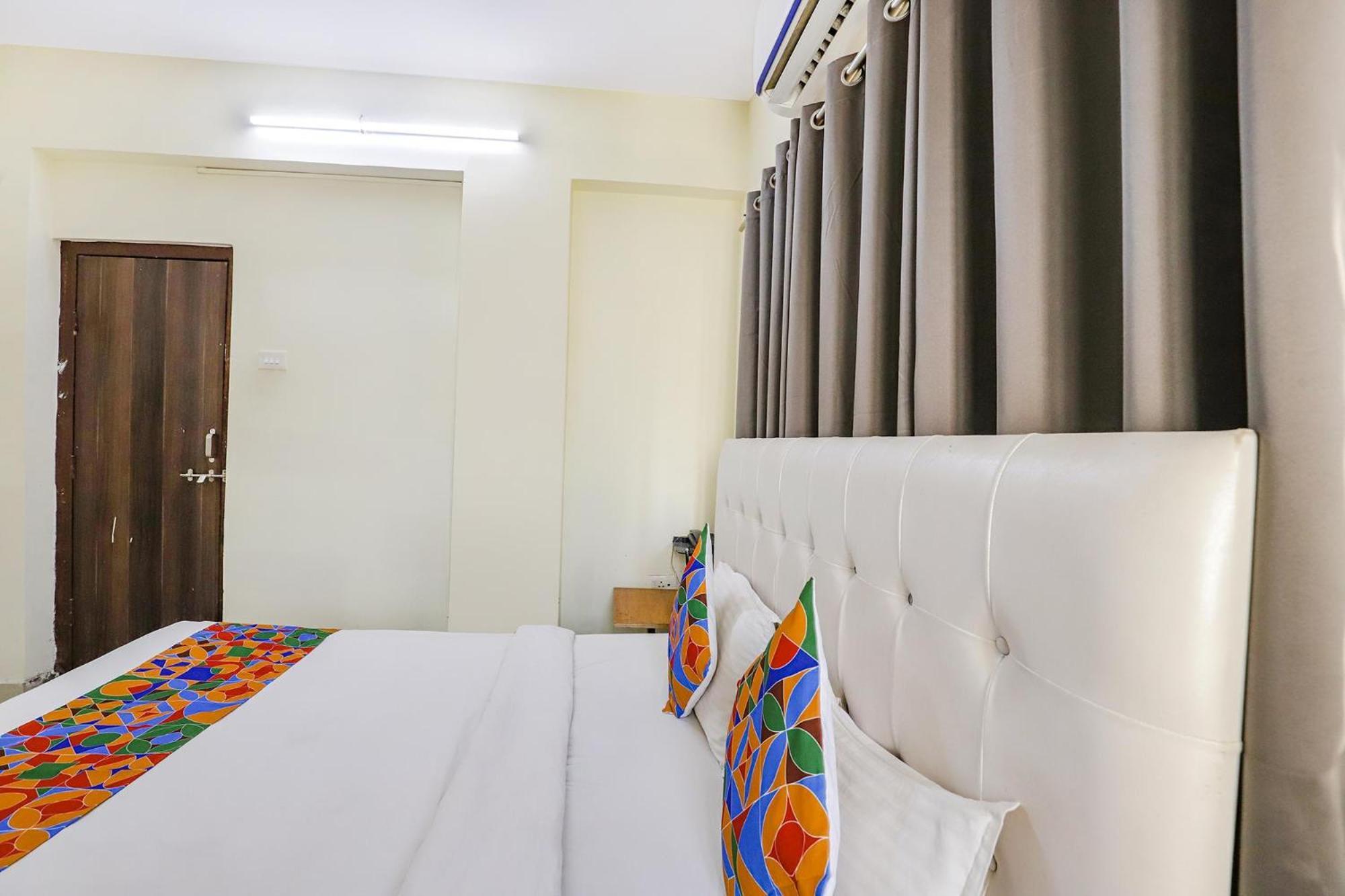 Hotel Fabexpress Osca 3*