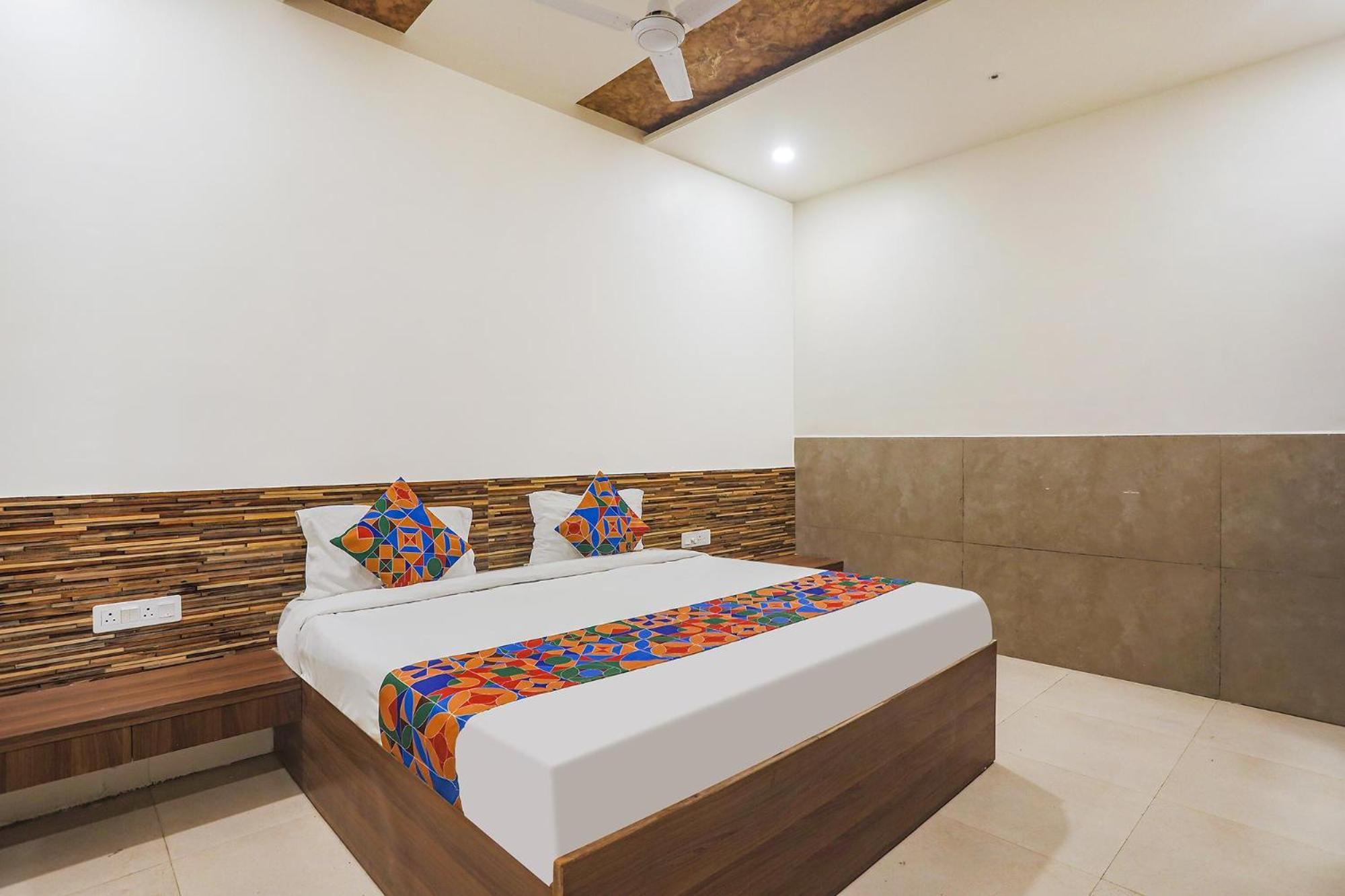 Hotel Fabexpress Jai Manglam Service 3*