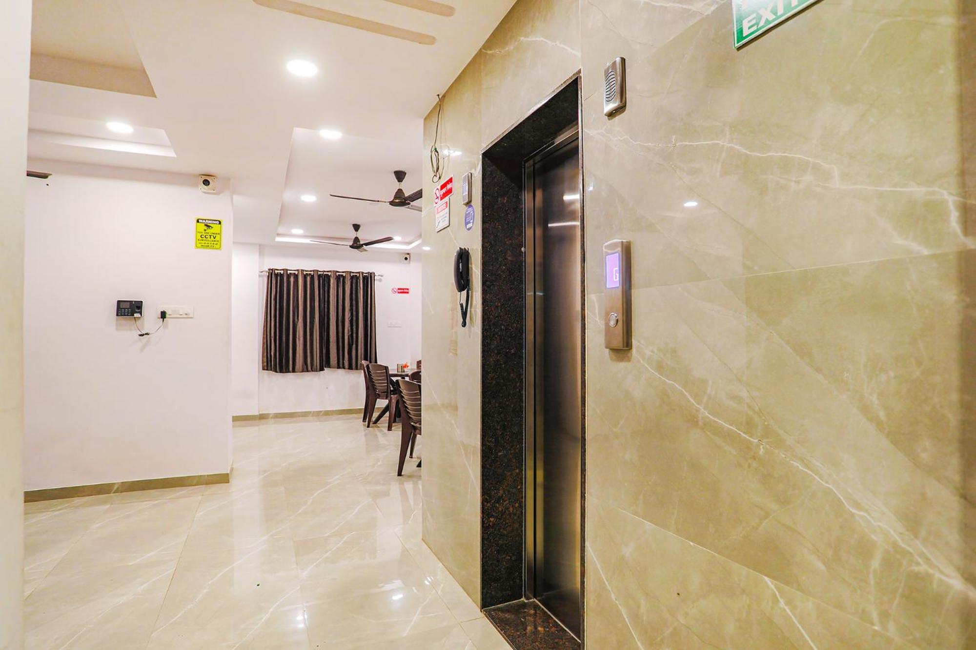 Fabhotel Royal - Beltarodi Hotel 3*
