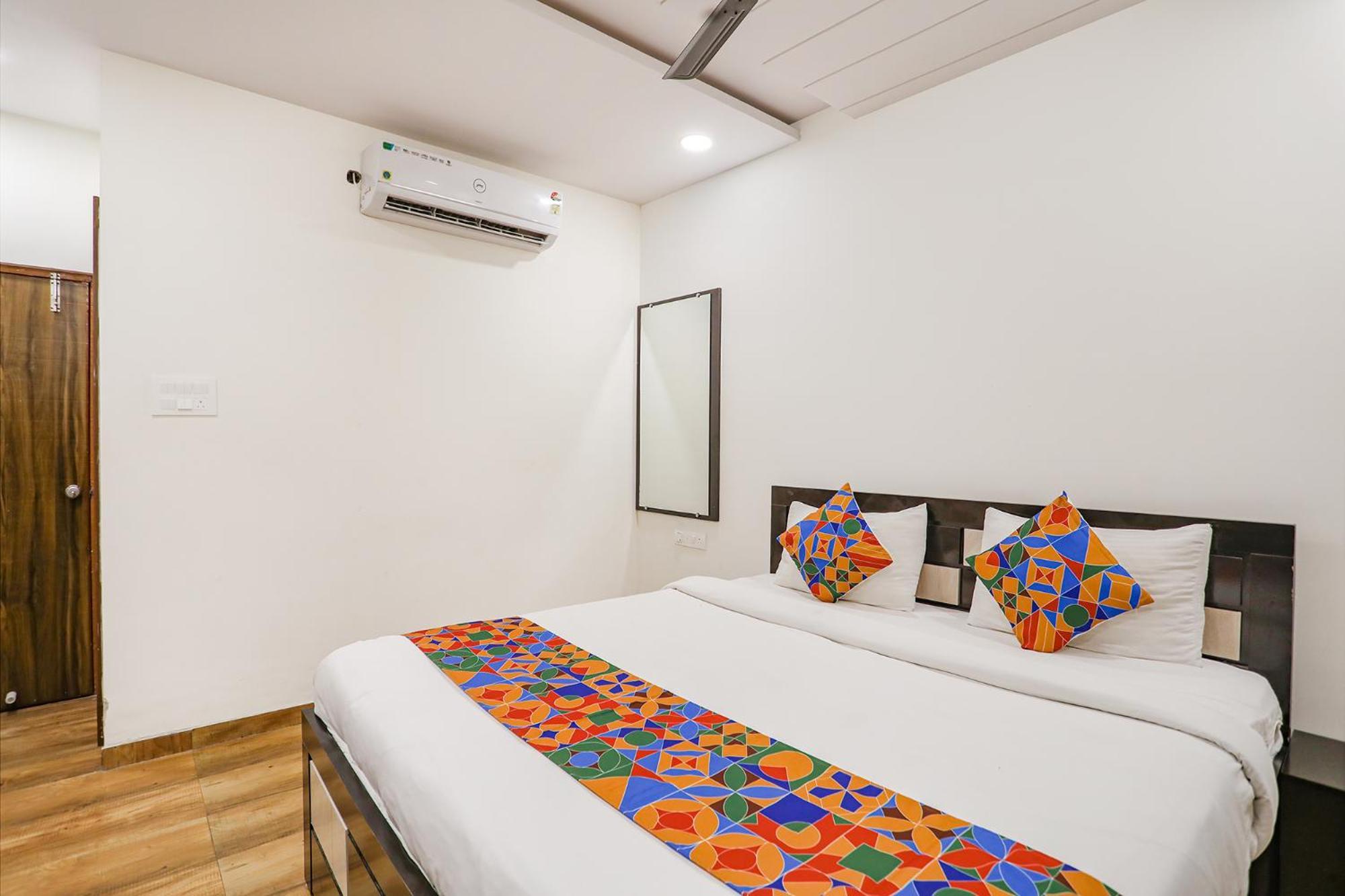 Hotel Fabhotel Royal - Beltarodi 3*