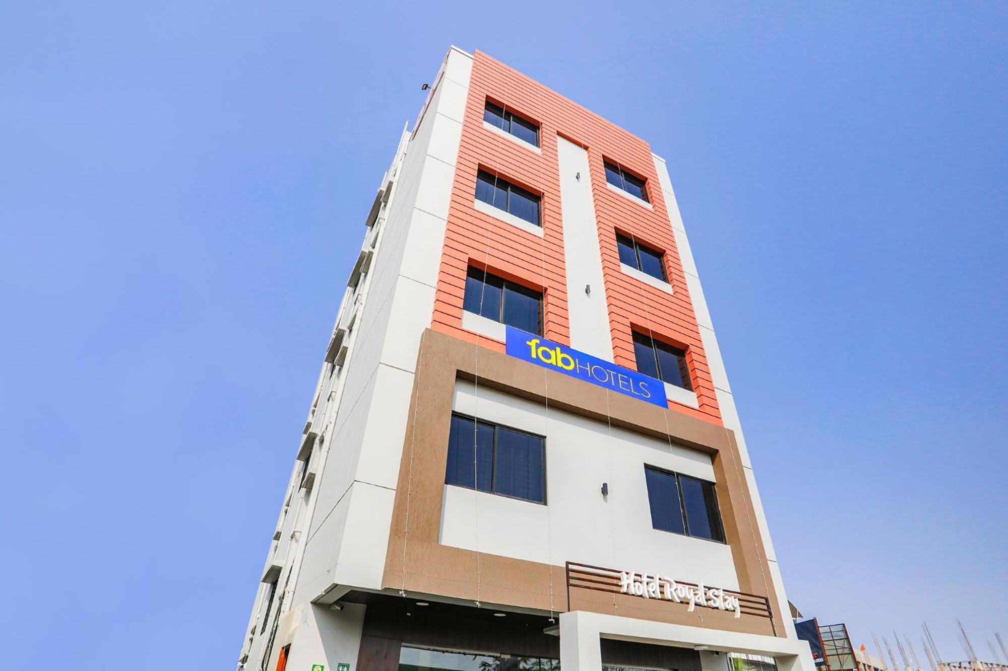 Hotel Fabhotel Royal - Beltarodi 3*