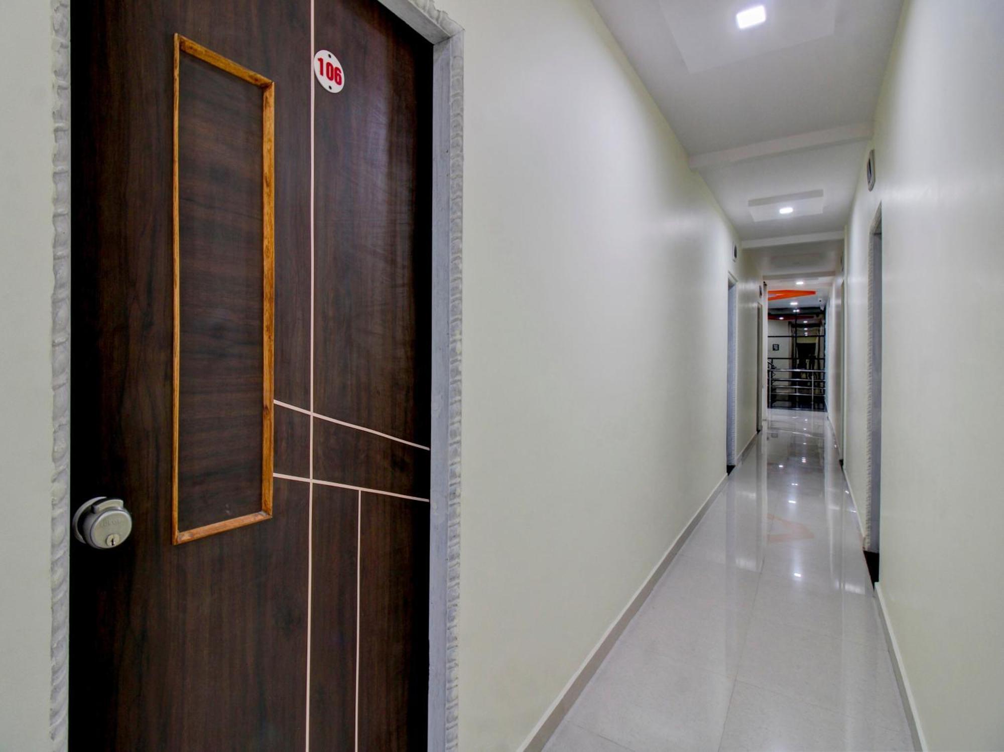 Hotel O Mk'S Lodging & Boarding Hotel 3*