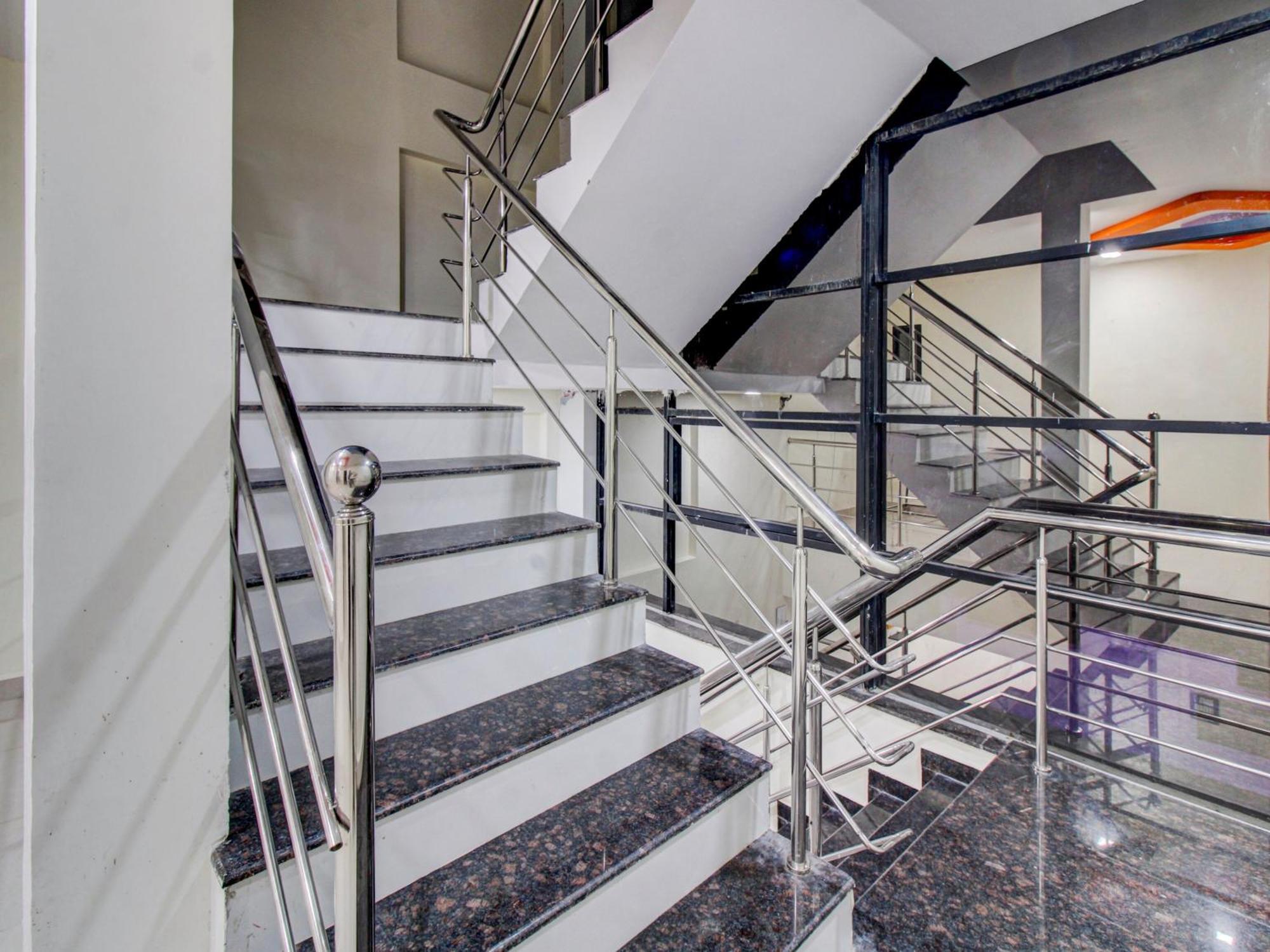 Hotel Hotel O Mk'S Lodging & Boarding