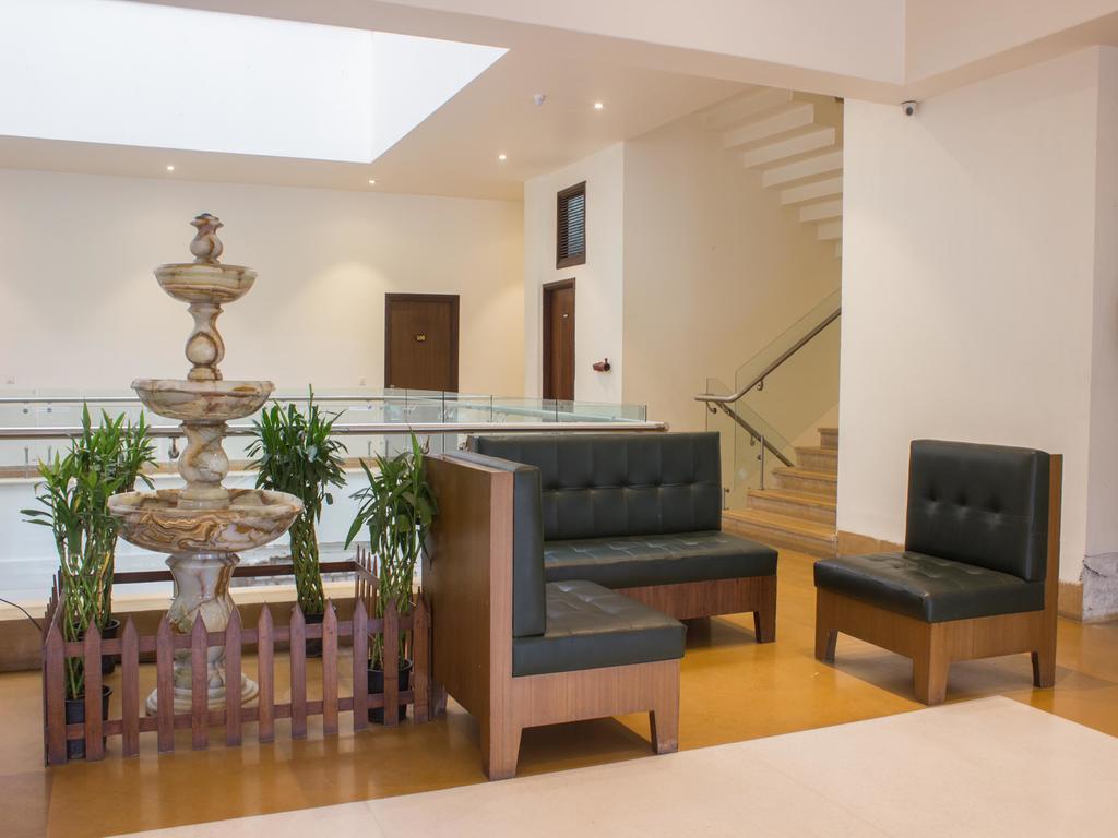 Hotel Oyo 1016 Heritage Embassy 3*