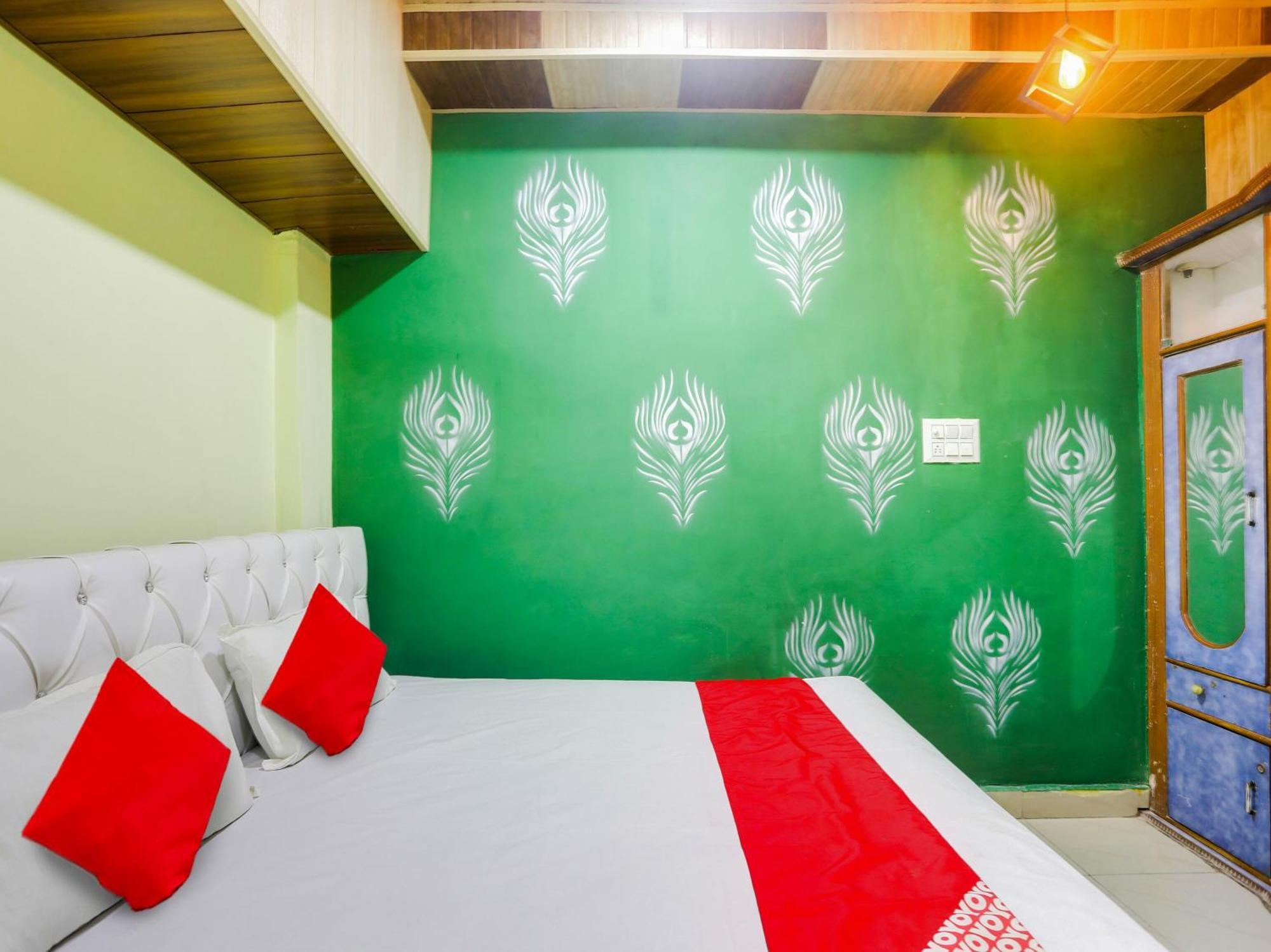 Flagship Shree Krishna Restaurant 4*