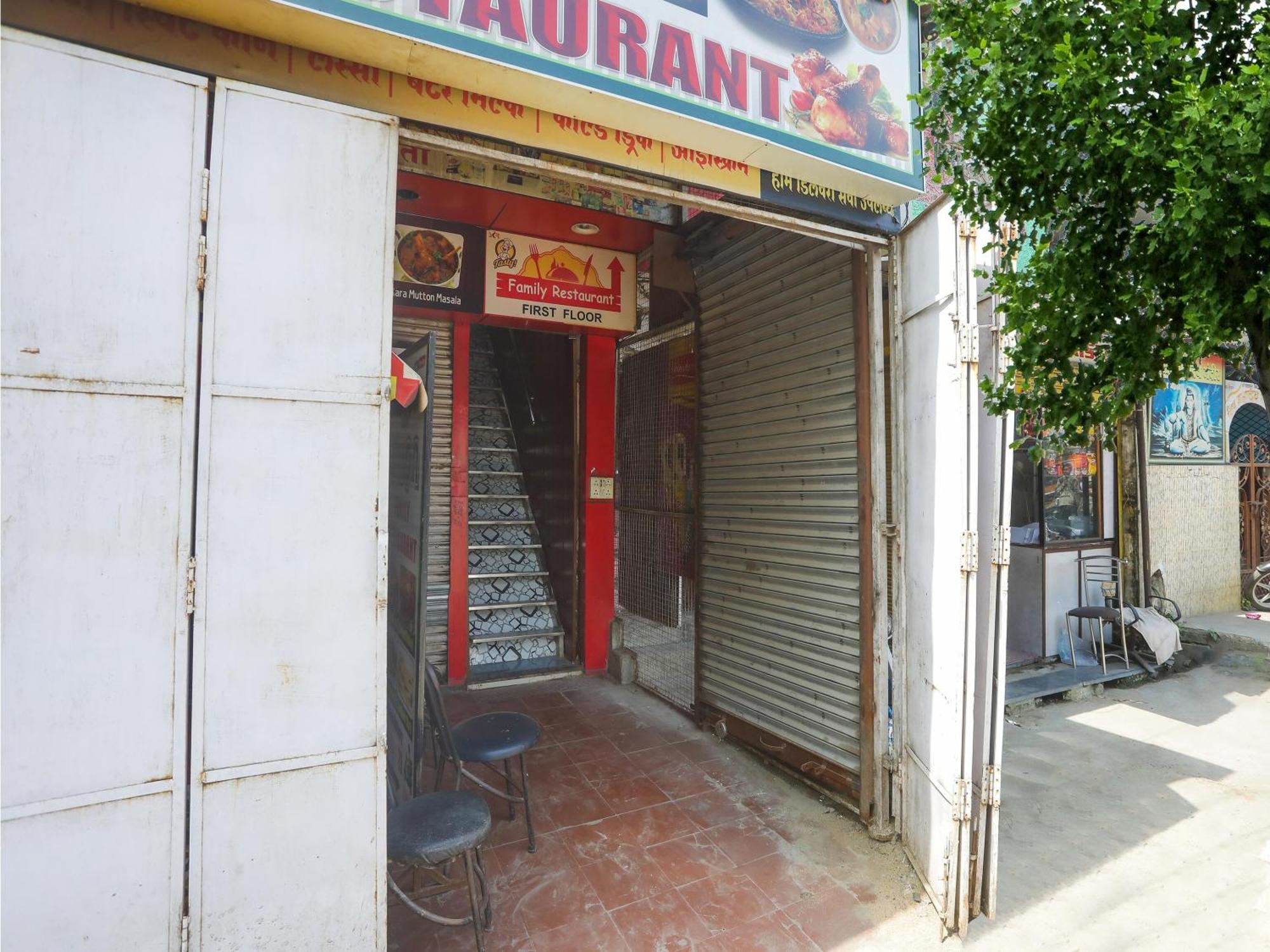 Flagship Shree Krishna Restaurant Hotel 4*