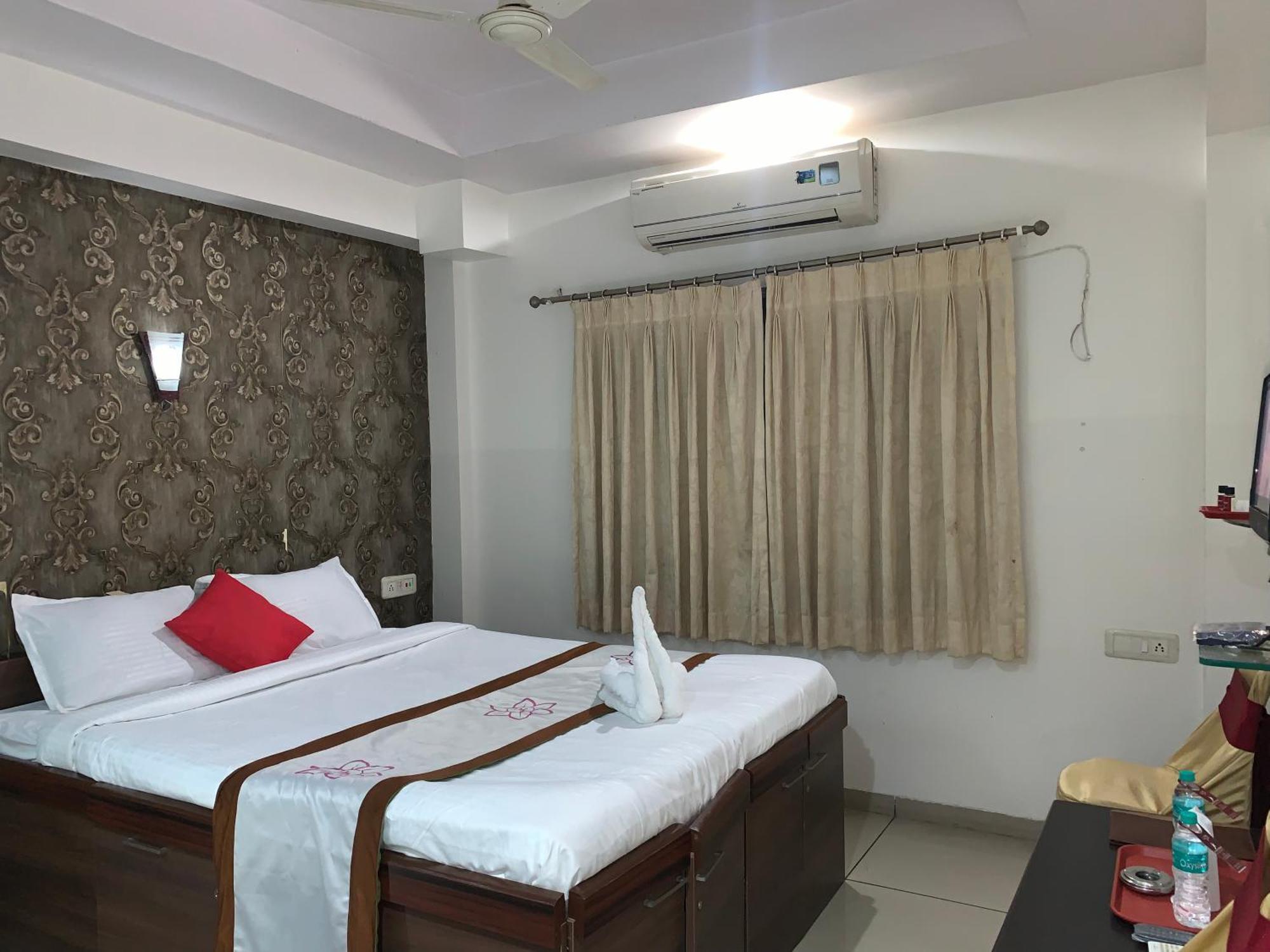 Hotel Fabexpress Jk Lions