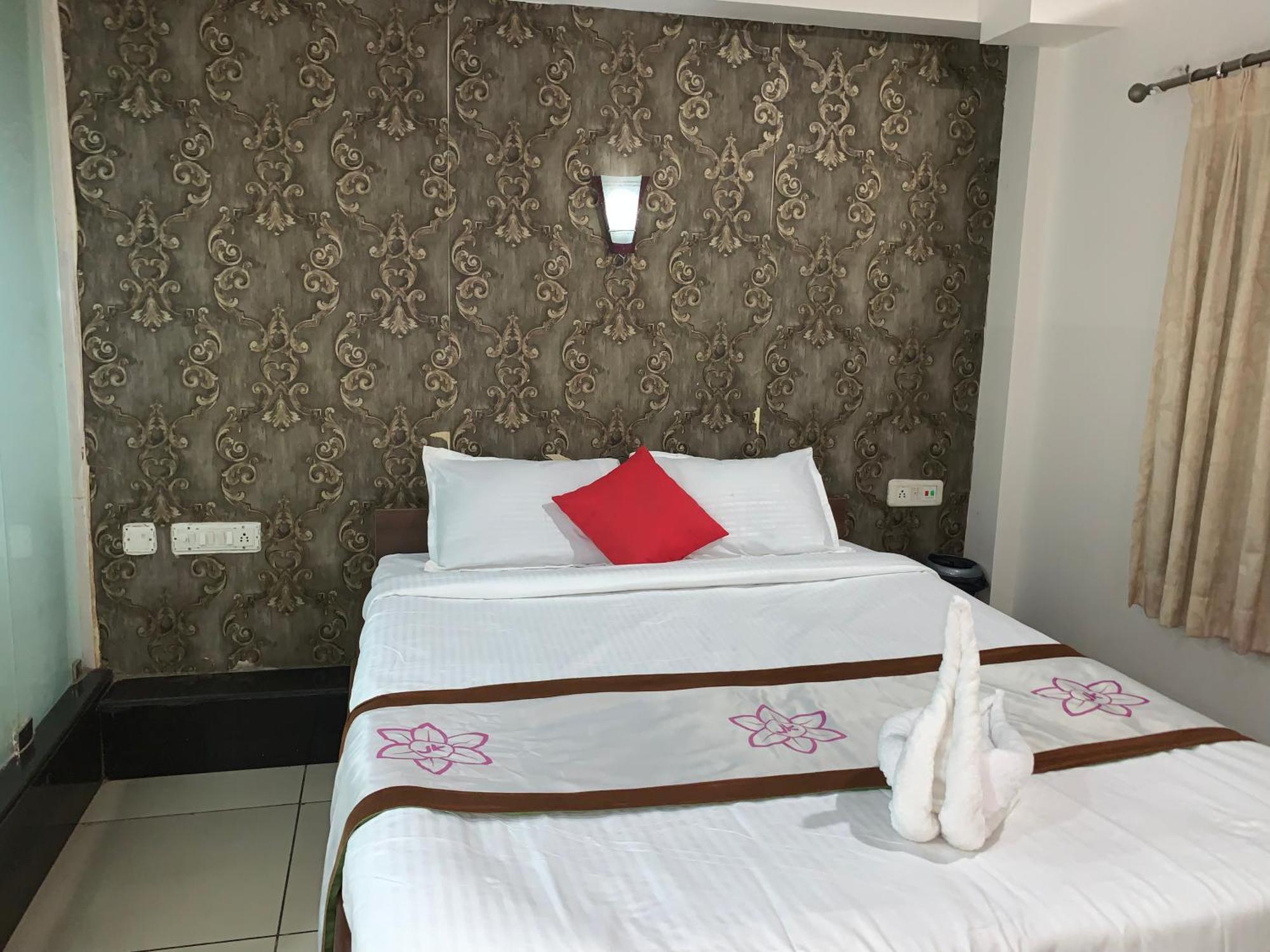 Hotel Fabexpress Jk Lions 3*