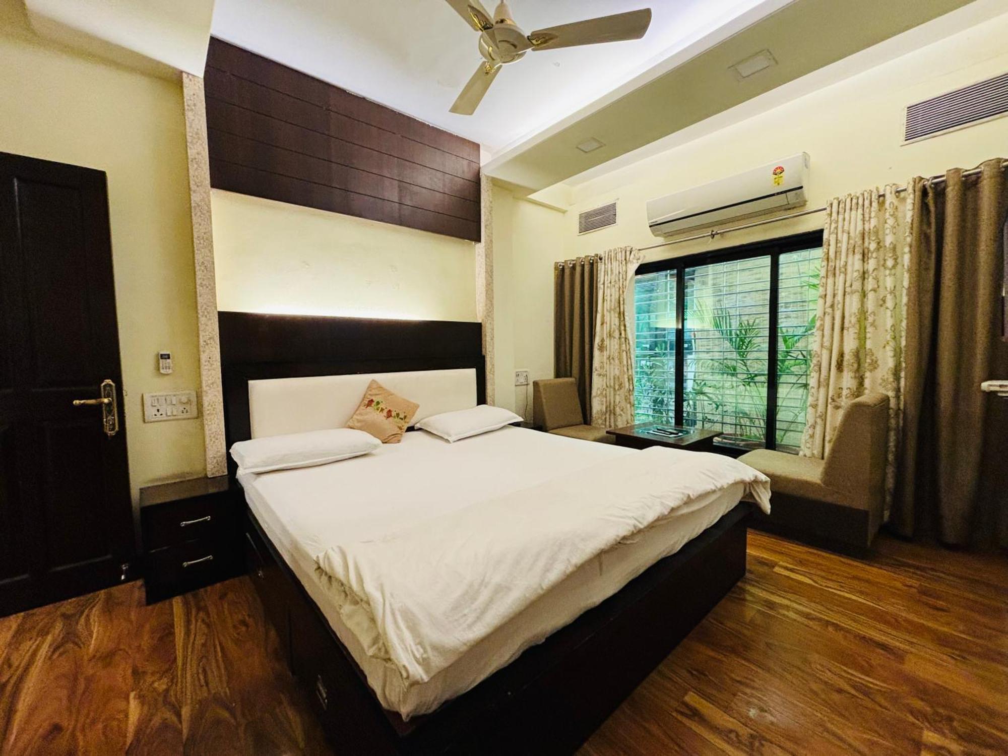 Hotel Royal Palms Luxury Service