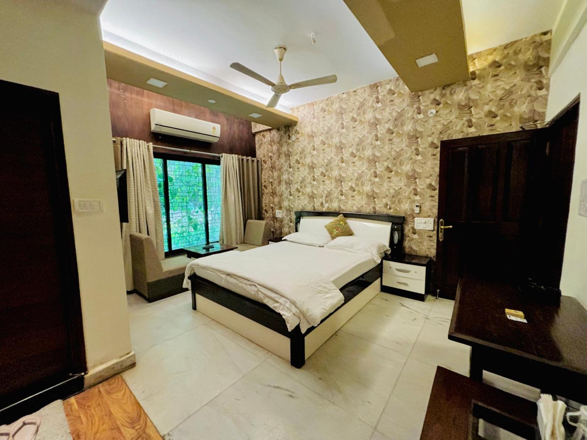 Royal Palms Luxury Service Hotel Nagpur