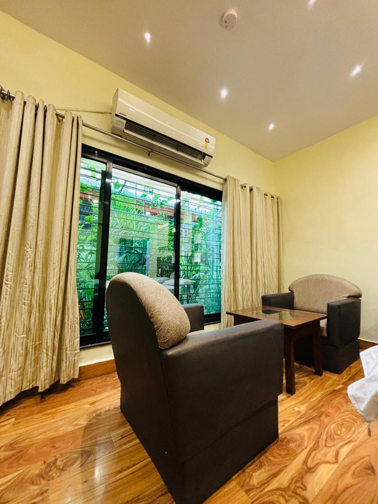 Royal Palms Luxury Service