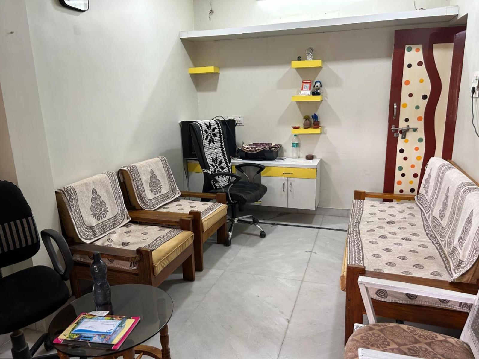 Varsha's A Luxurious Stay. *