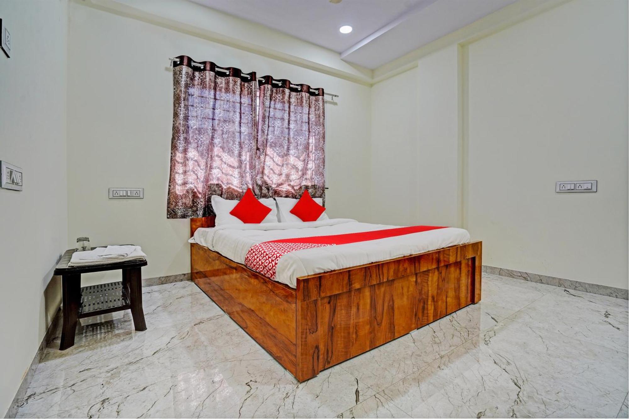 O Bluebird Service Hotel 4*