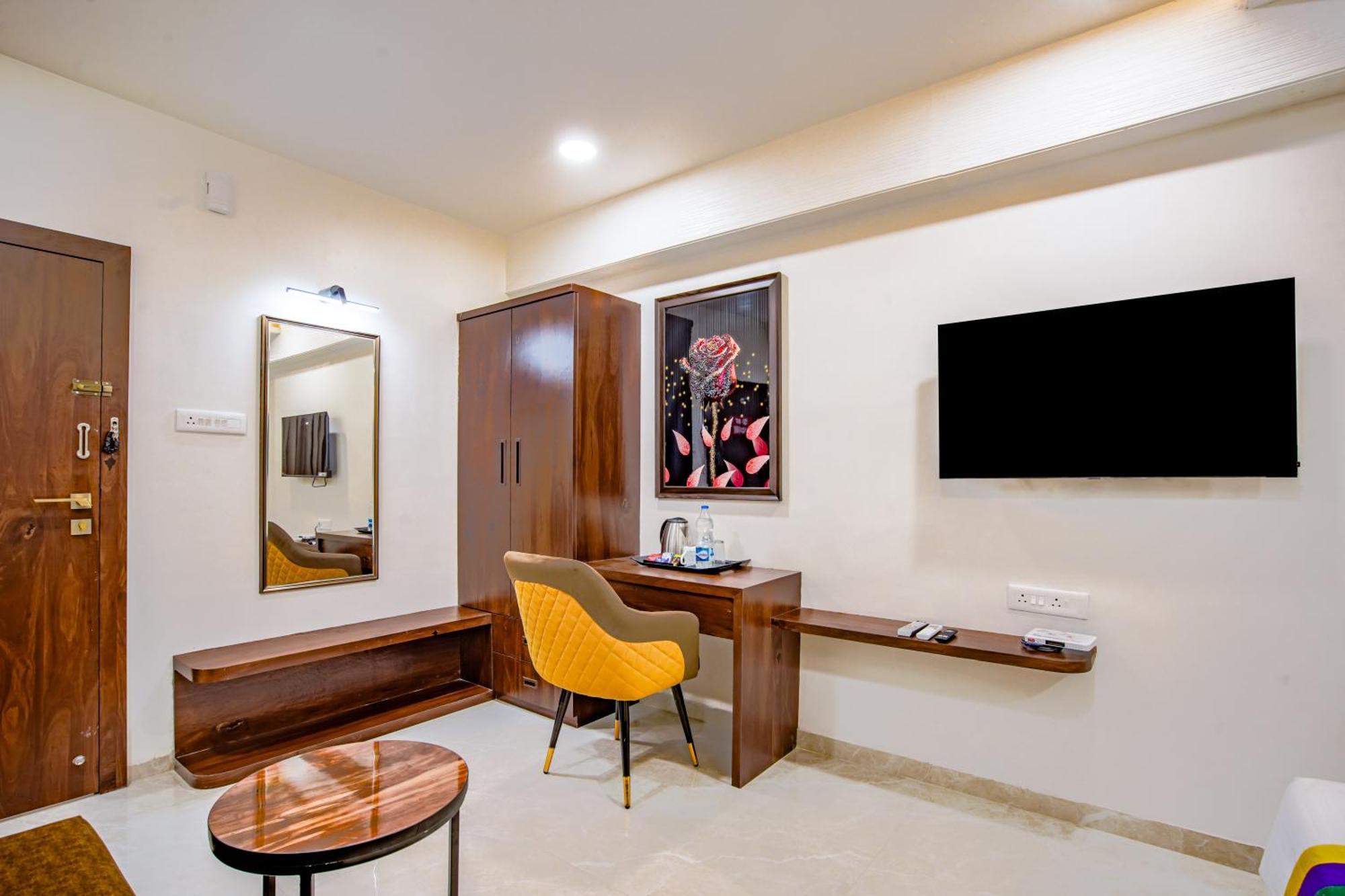 Treebo A1 Residency, Hingna T Point 3*