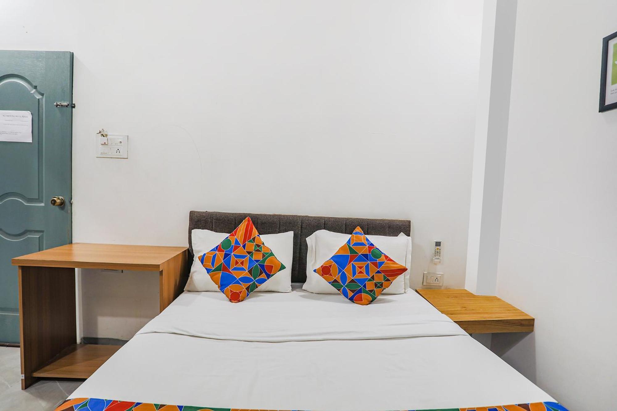 Fabexpress Pramila Prakash Hotel