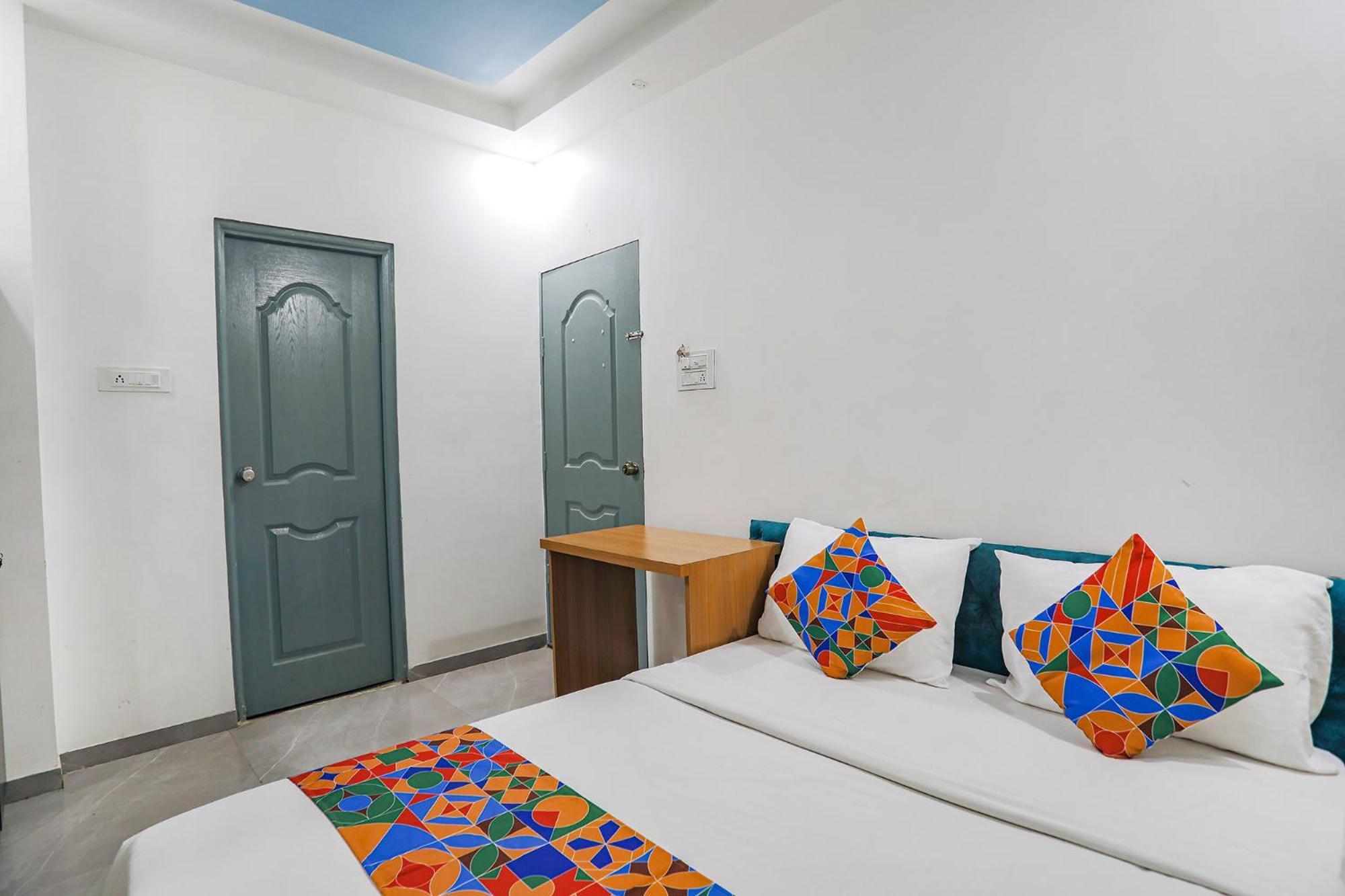 Hotel Fabexpress Pramila Prakash 3*