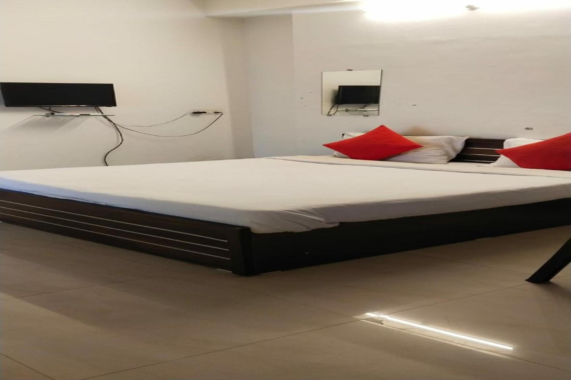 Hotel O Regal- Nagpur