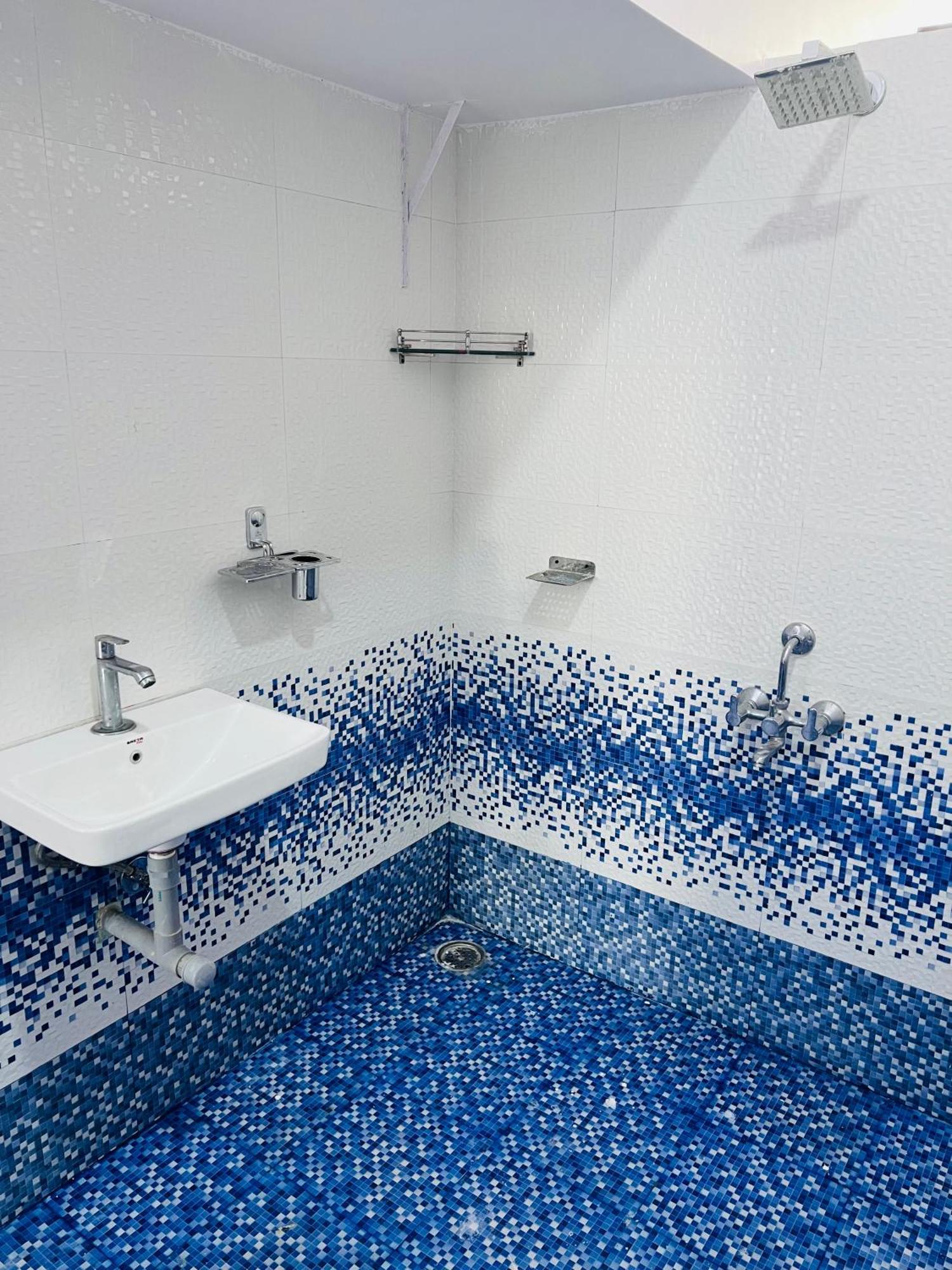 Twin Guest house *