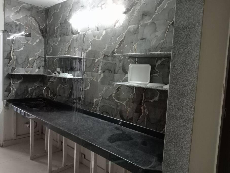 Apartment Pratha *