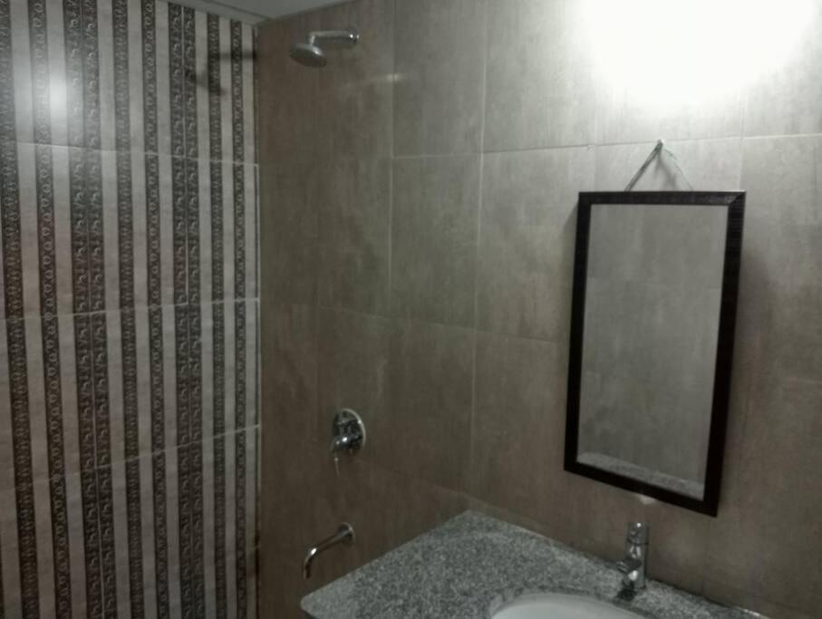 Pratha Apartment *