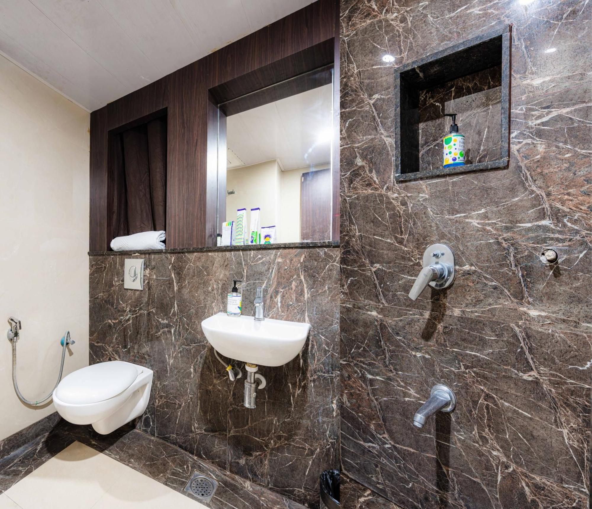Treebo Silver Hotel 3*
