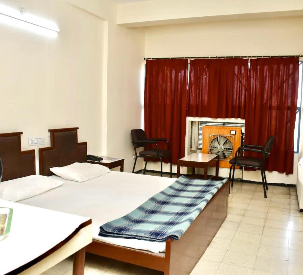 Hotel Gomti 5*