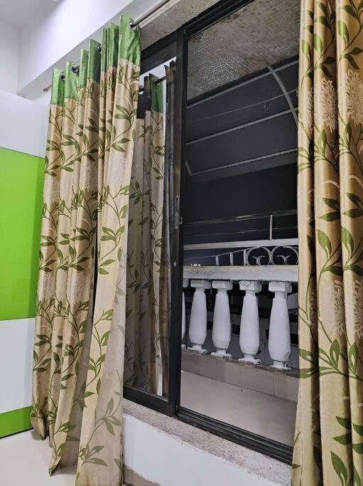 Apartment 3bhk Very Big Luxurious In Center *