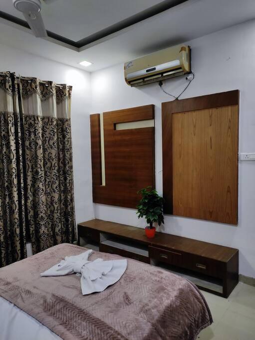 3bhk Very Big Luxurious In Center Apartment
