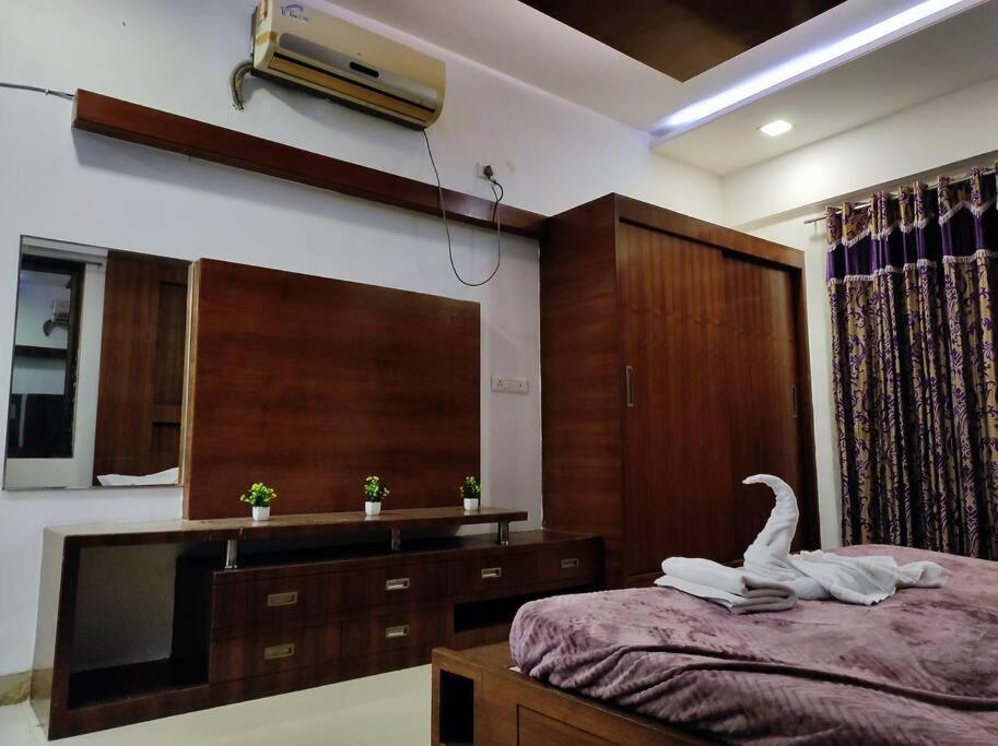 3bhk Very Big Luxurious In Center Apartment