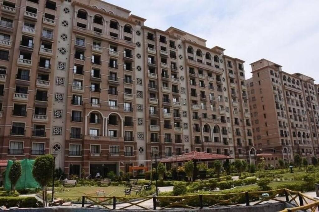 Apartment 3bhk Very Big Luxurious In Center