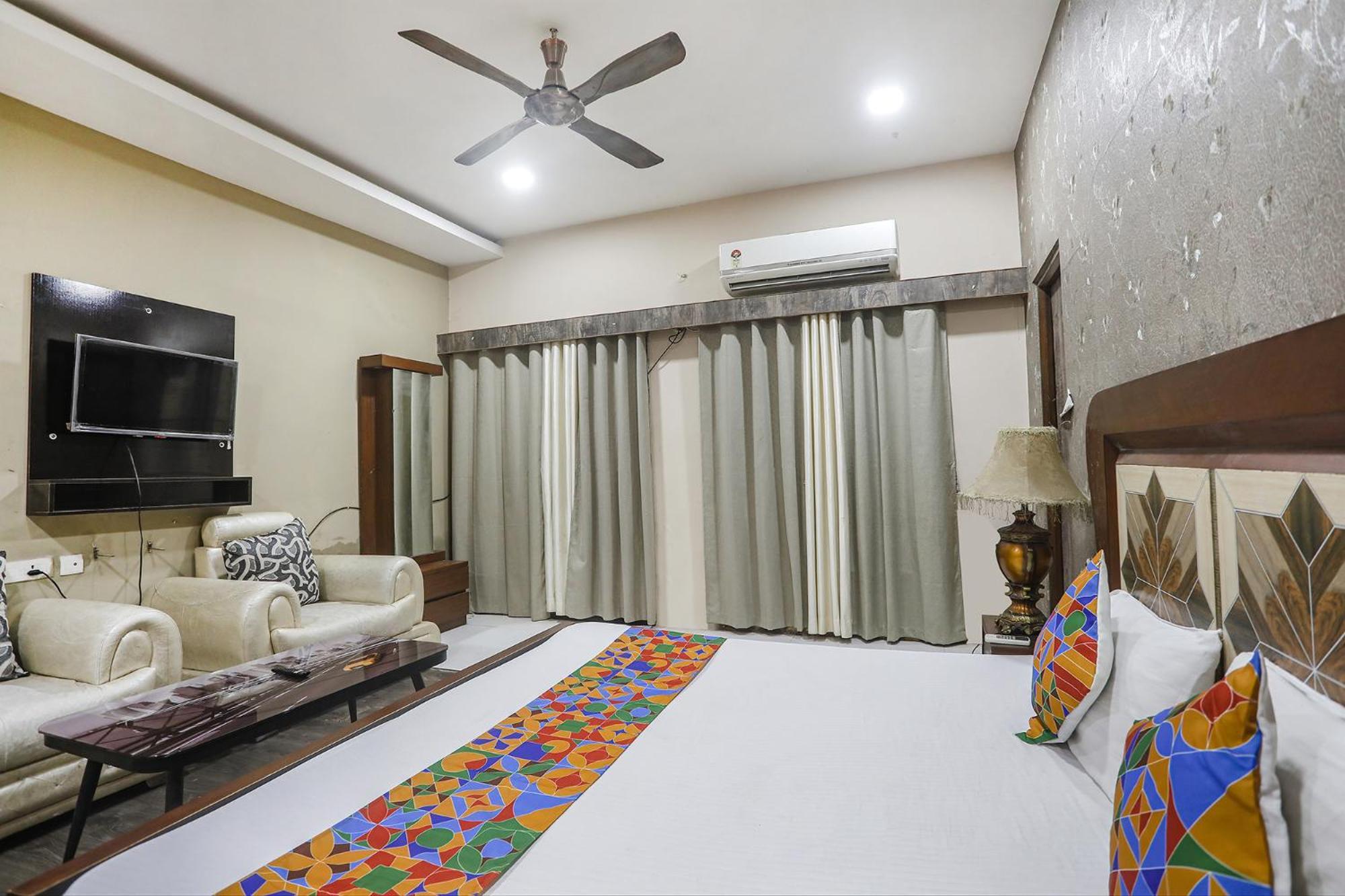 Hotel Fabhotel Classic 3*