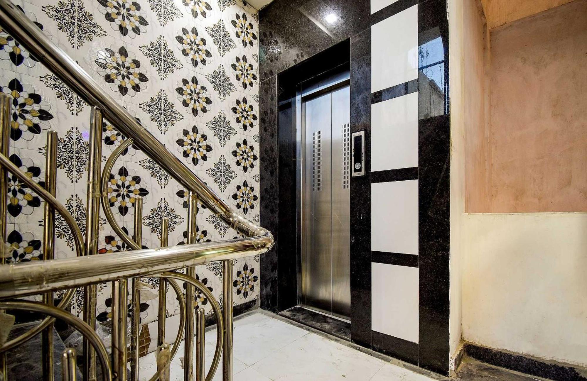 Oyo Flagship Mariyam Service Hotel 3*
