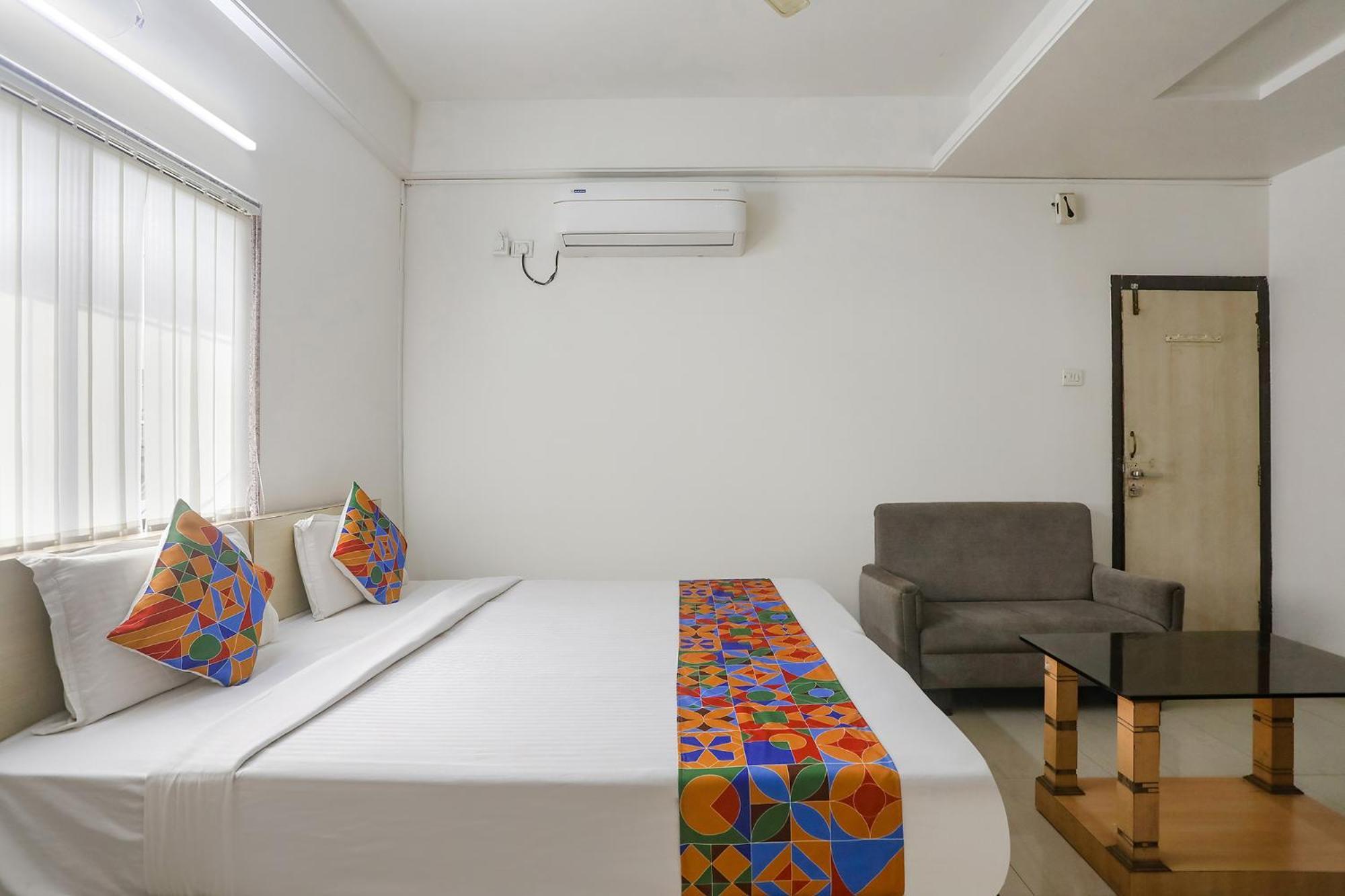 Hotel Fabhotel Vinayak
