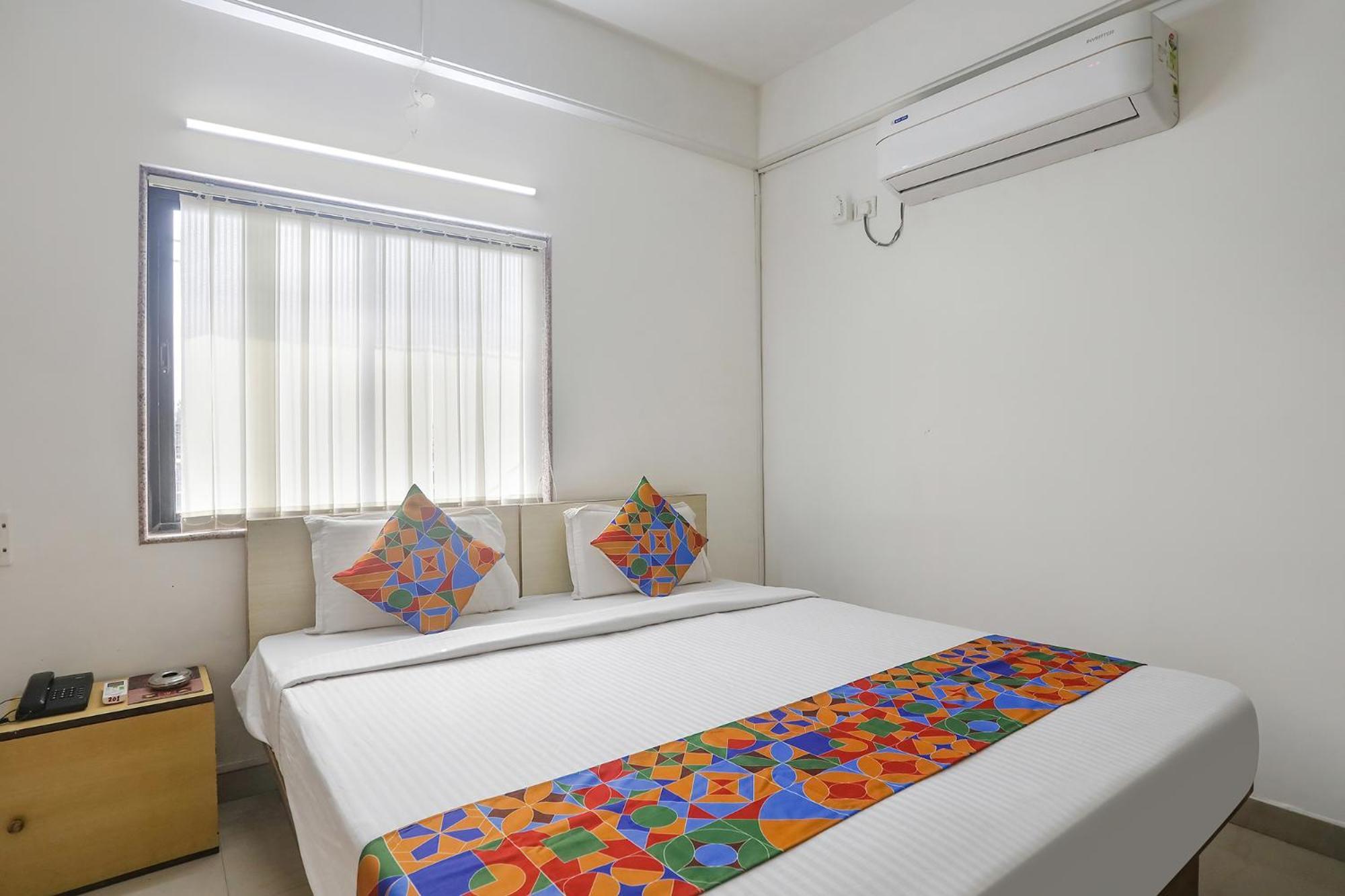 Fabhotel Vinayak 3*
