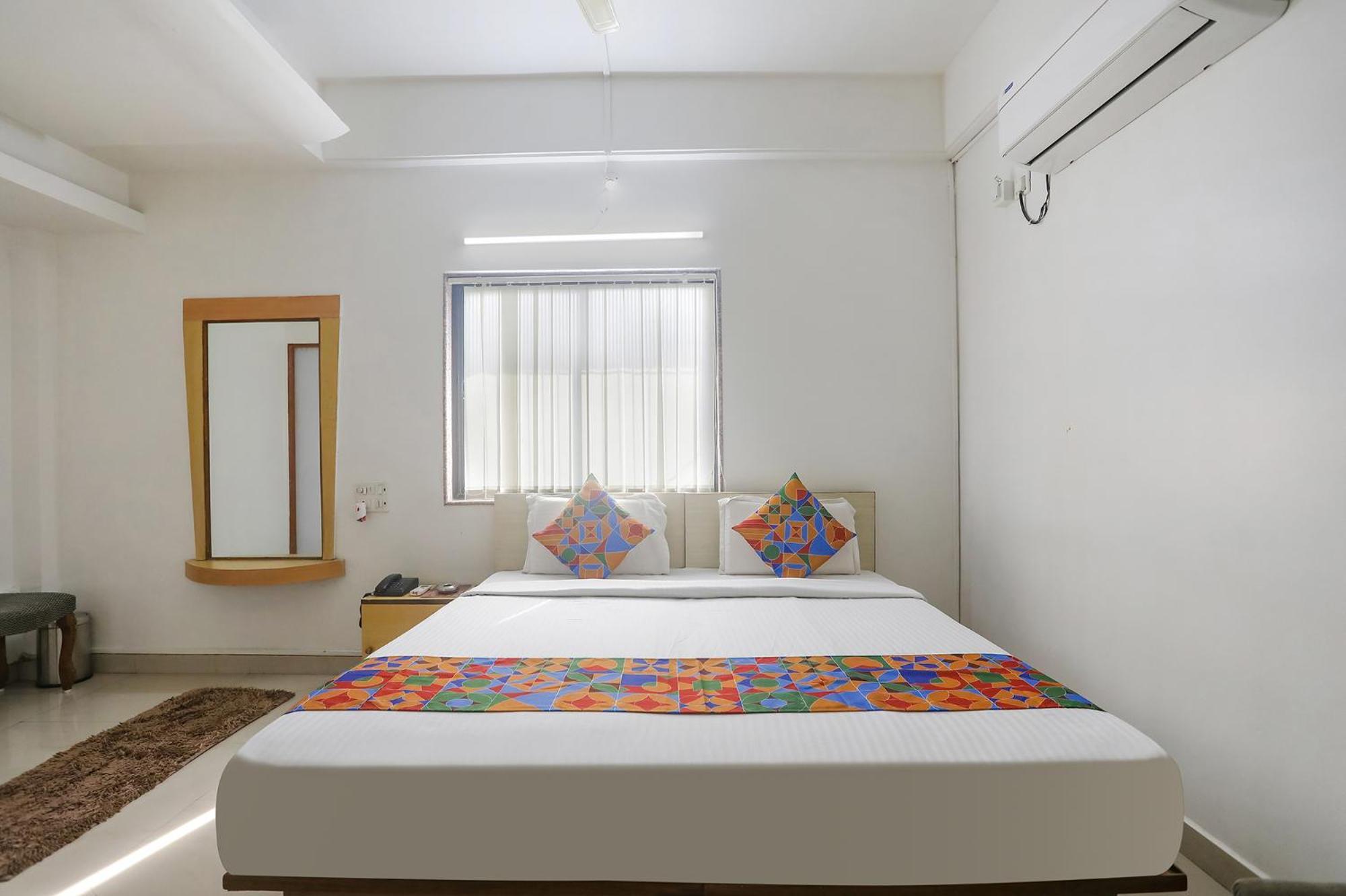 Hotel Fabhotel Vinayak 3*